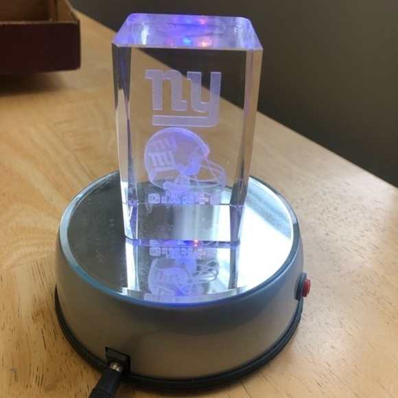 New York Giants Football Team Laser Light 3D‎ Crystal - Picture 2 of 7